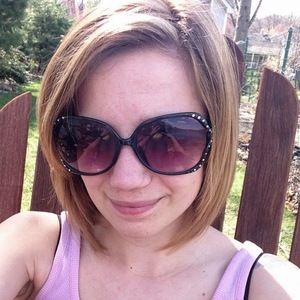 Meet your Posher, Alyssa